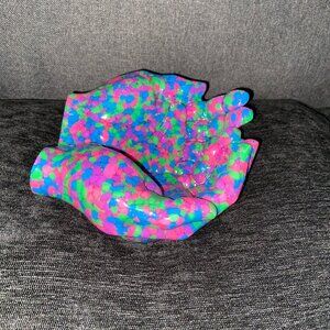 Cupped hands shaped trinket dish